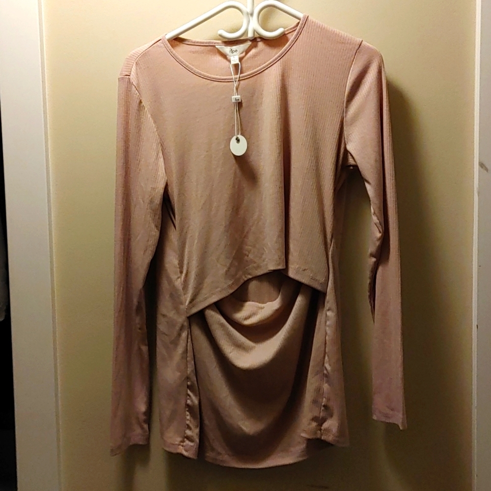 Breastfeeding long sleeve NWT